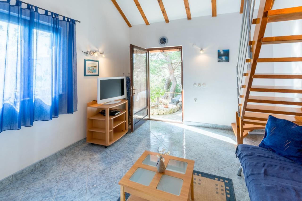 Vacation House Milka Milna  Extérieur photo