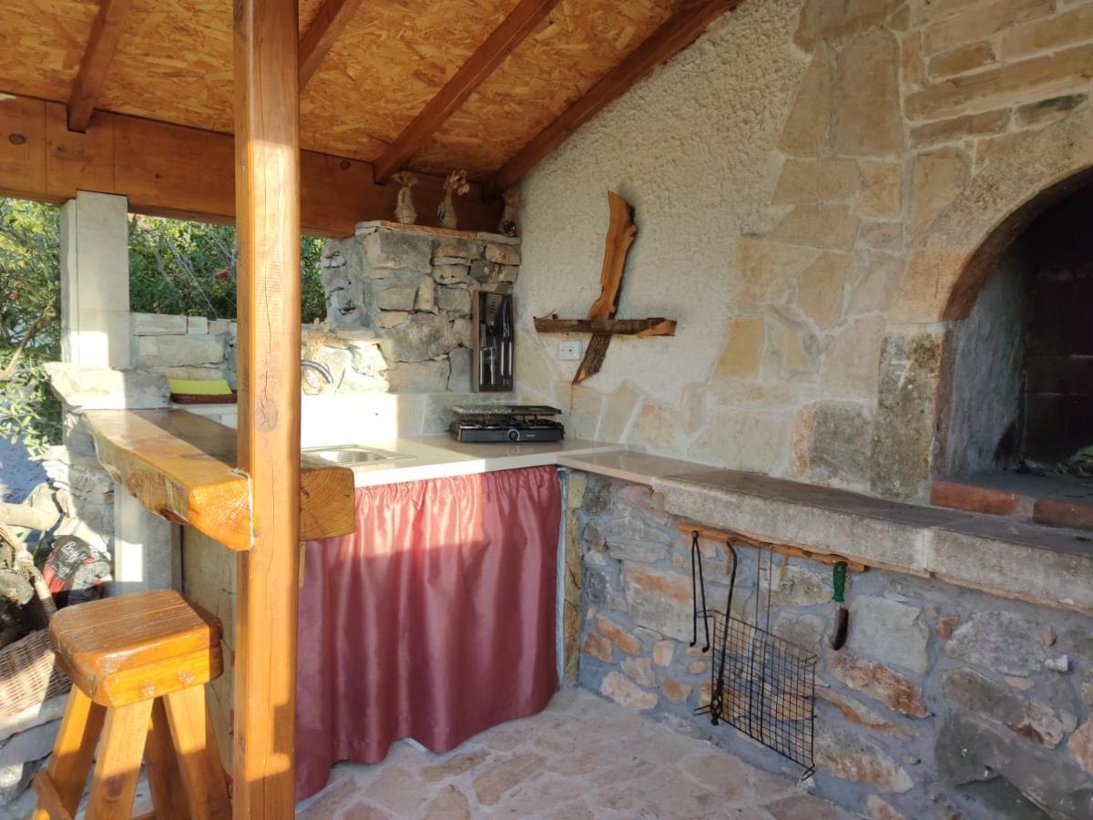 Vacation House Milka Milna  Extérieur photo