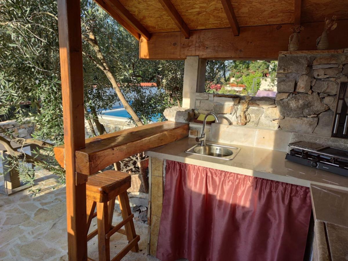 Vacation House Milka Milna  Extérieur photo