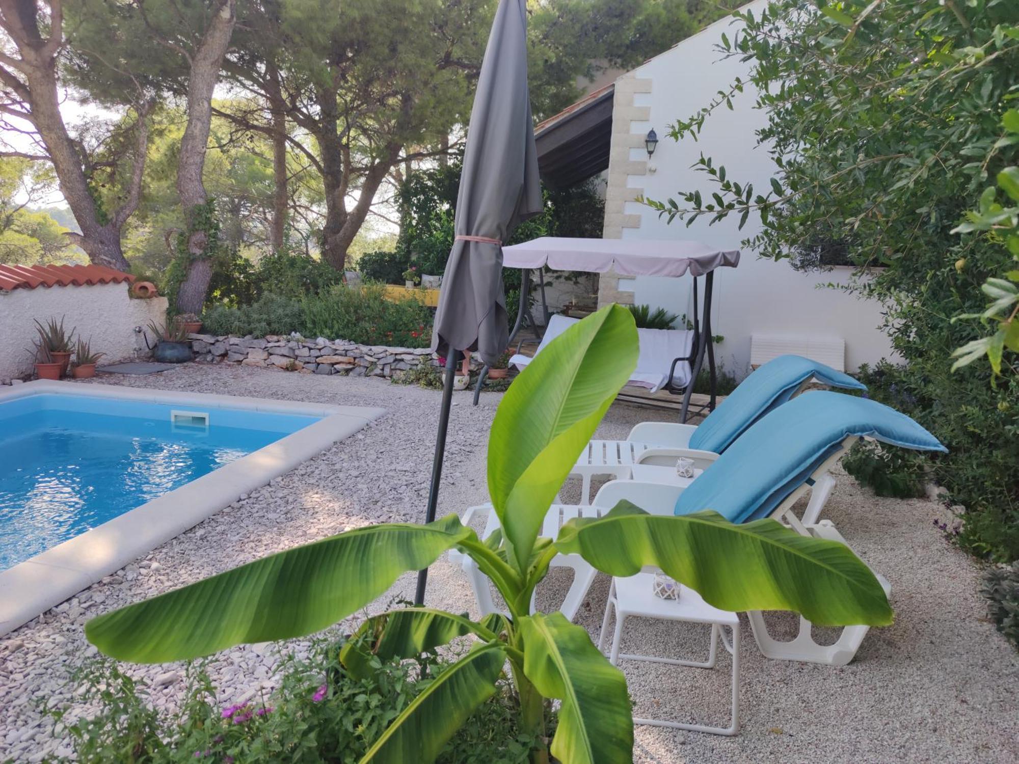 Vacation House Milka Milna  Extérieur photo